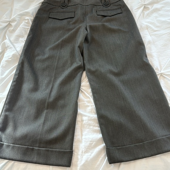 Capris - Picture 5 of 5